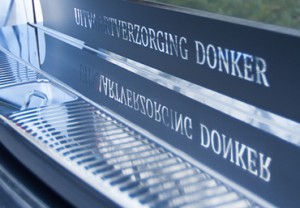 Complete uitvaartverzorging door Donker in Beusichem | Alles in huis voor een mooie uitvaart