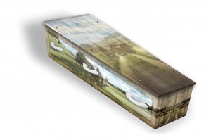 Bij Uitvaartverzorging Donker kunt u ook een hele bijzondere uitvaartkist met speciale print uitzoeken. Zoals deze Heuvelland 3D kist.